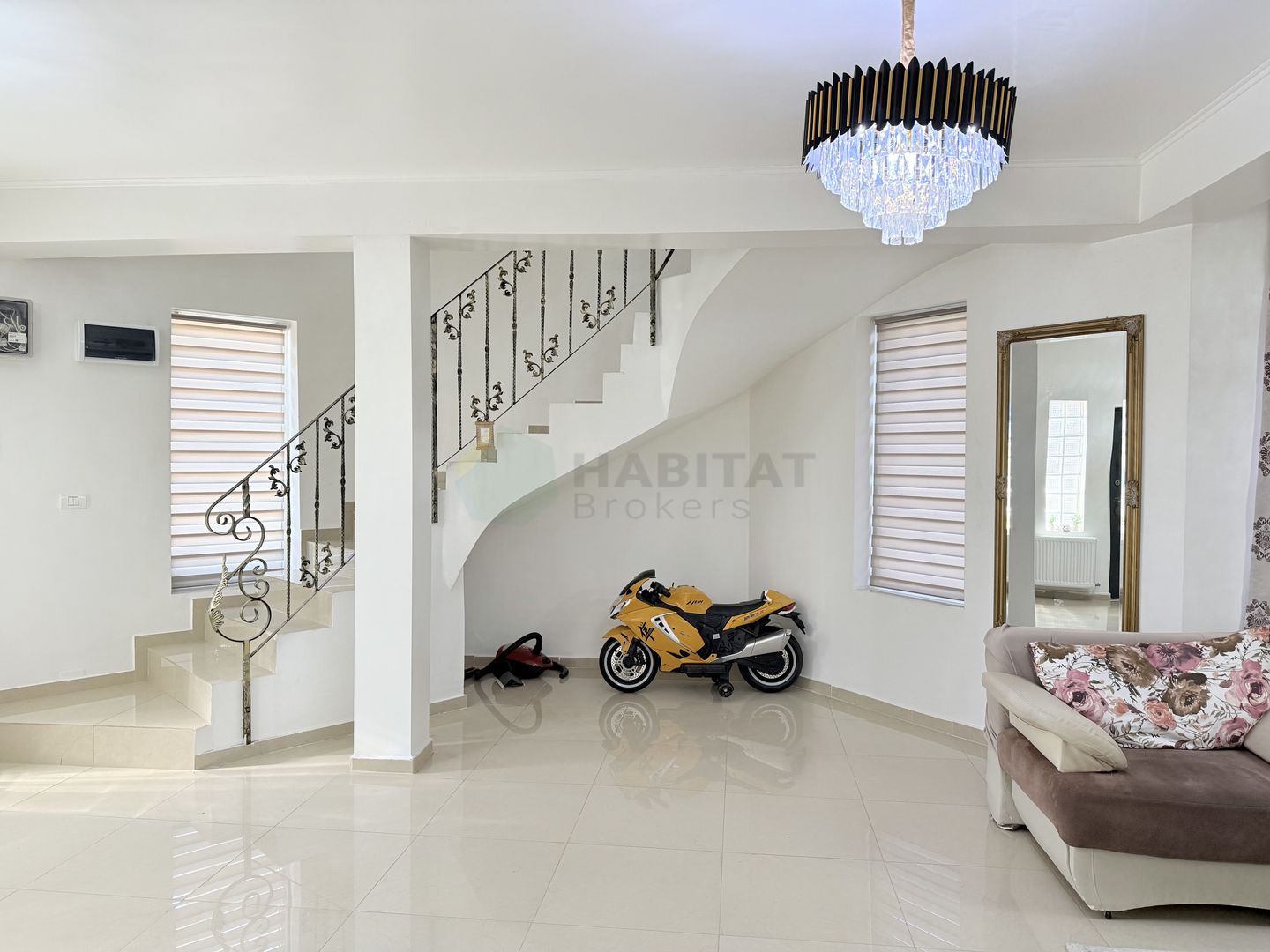 Vila 5 camere Volunatari| Mobilata, piscina exterioara - Poză 1