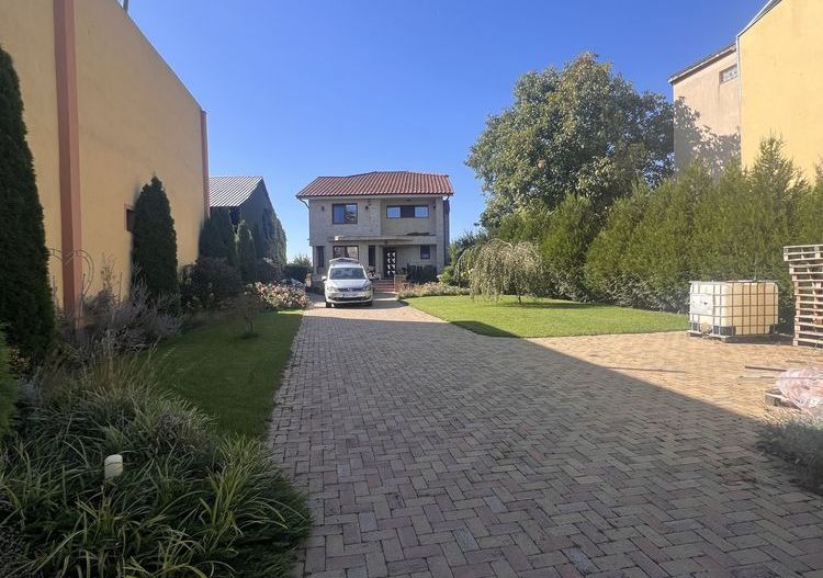 Casă , Vilă in zona Rezidentială - Poză 8