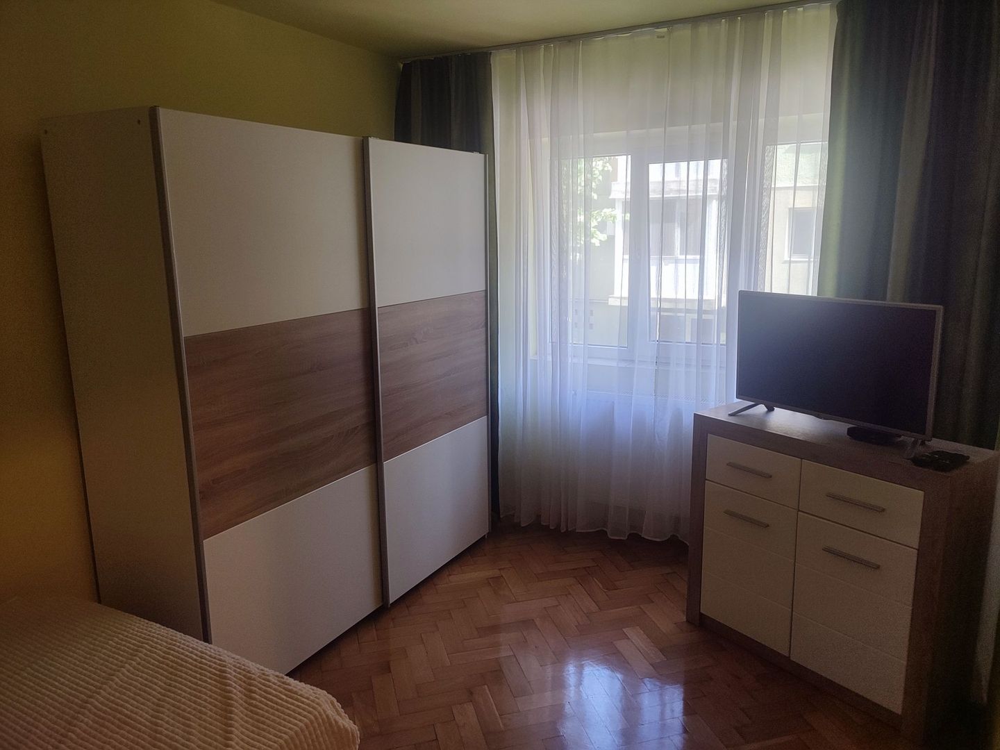 Girocului | 3 Camere | Bloc izolat | Centrala proprie | Etaj 1 - Poză 6