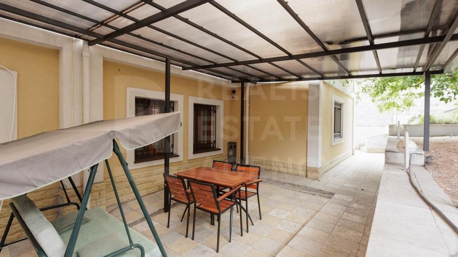 Chirie, casă, 2 nivele, 5 camere, str. Alexandru  Cosmescu, Centru - Poză 2