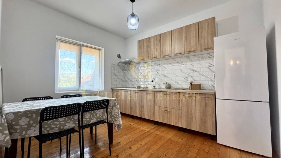 Vânzare Casă  D+P+E - 230 m.p. - Bucium - Poză 18