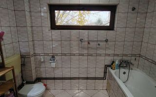 Vilă spațioasă P+1+M cu curte și garaj – Colentina - Poză 10