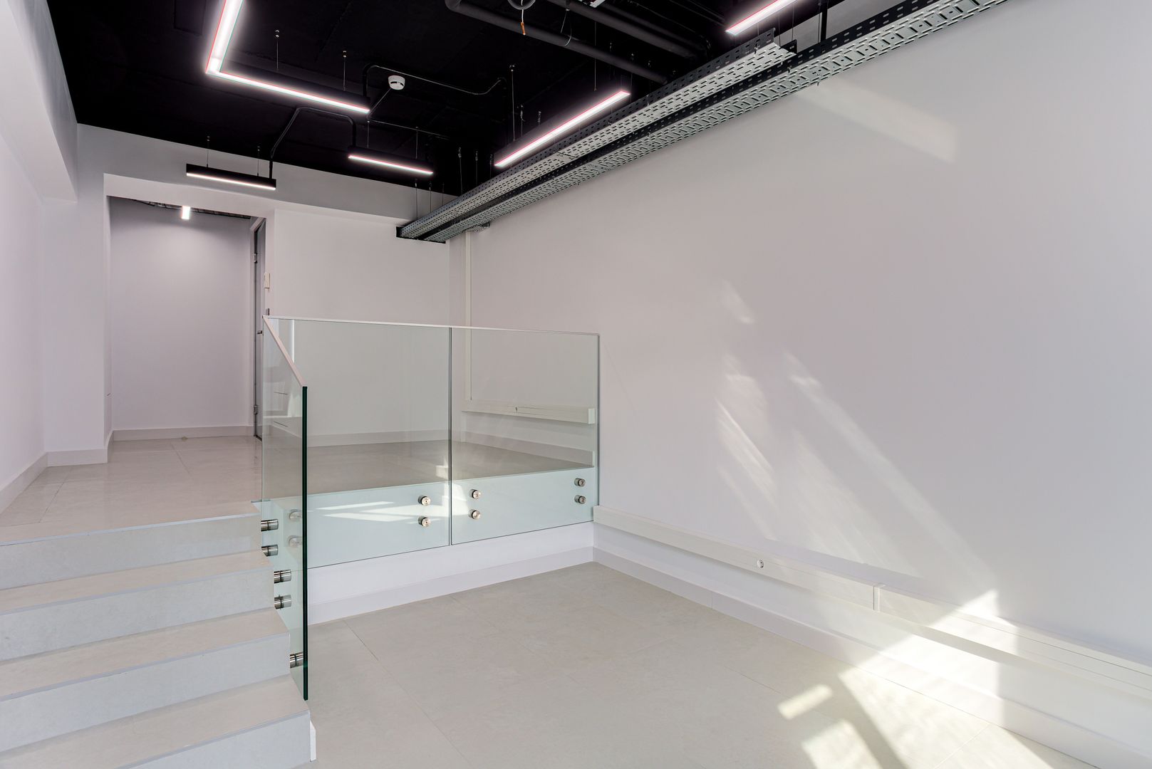 Spațiu modern de inchiriat destinat clinicilor sau companiilor - Poză 5