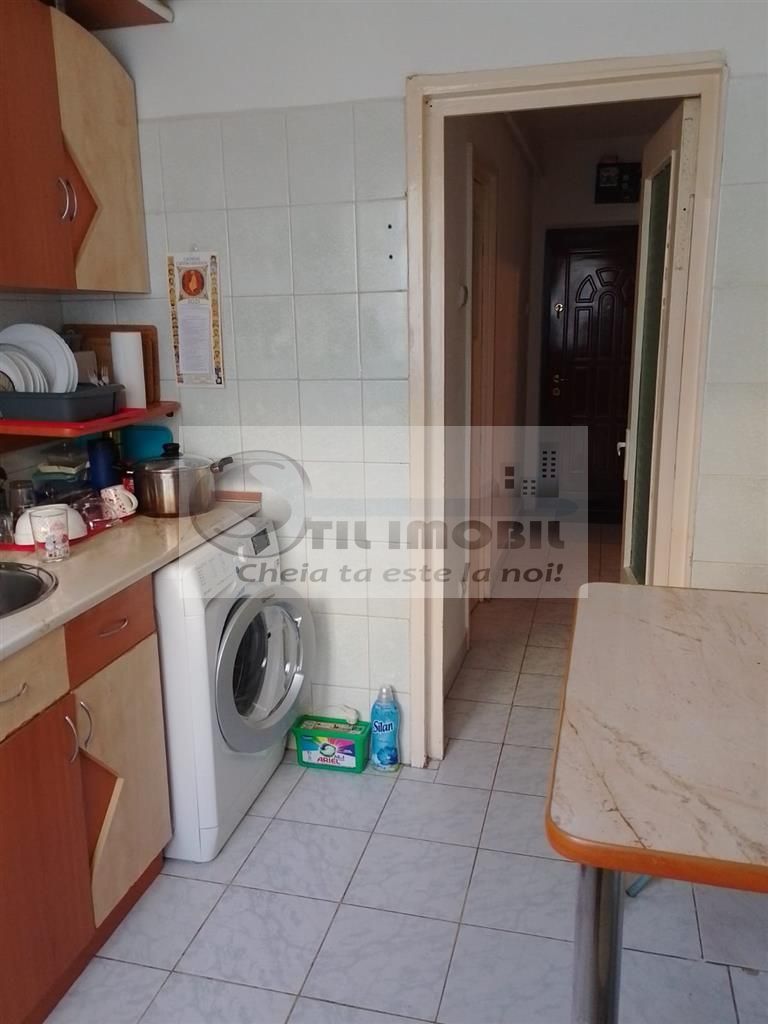 Apartament 2 camere decomandat mobilat Alexandru cel Bun 90000 euro - Poză 7