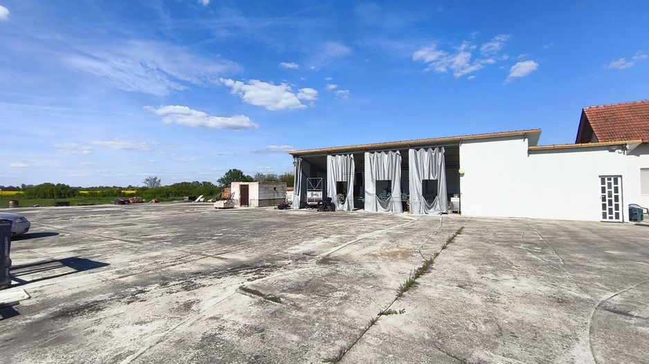 Casa cu 4 camere cu teren de 14,340 mp + platforma de beton cu hala - Poză 10