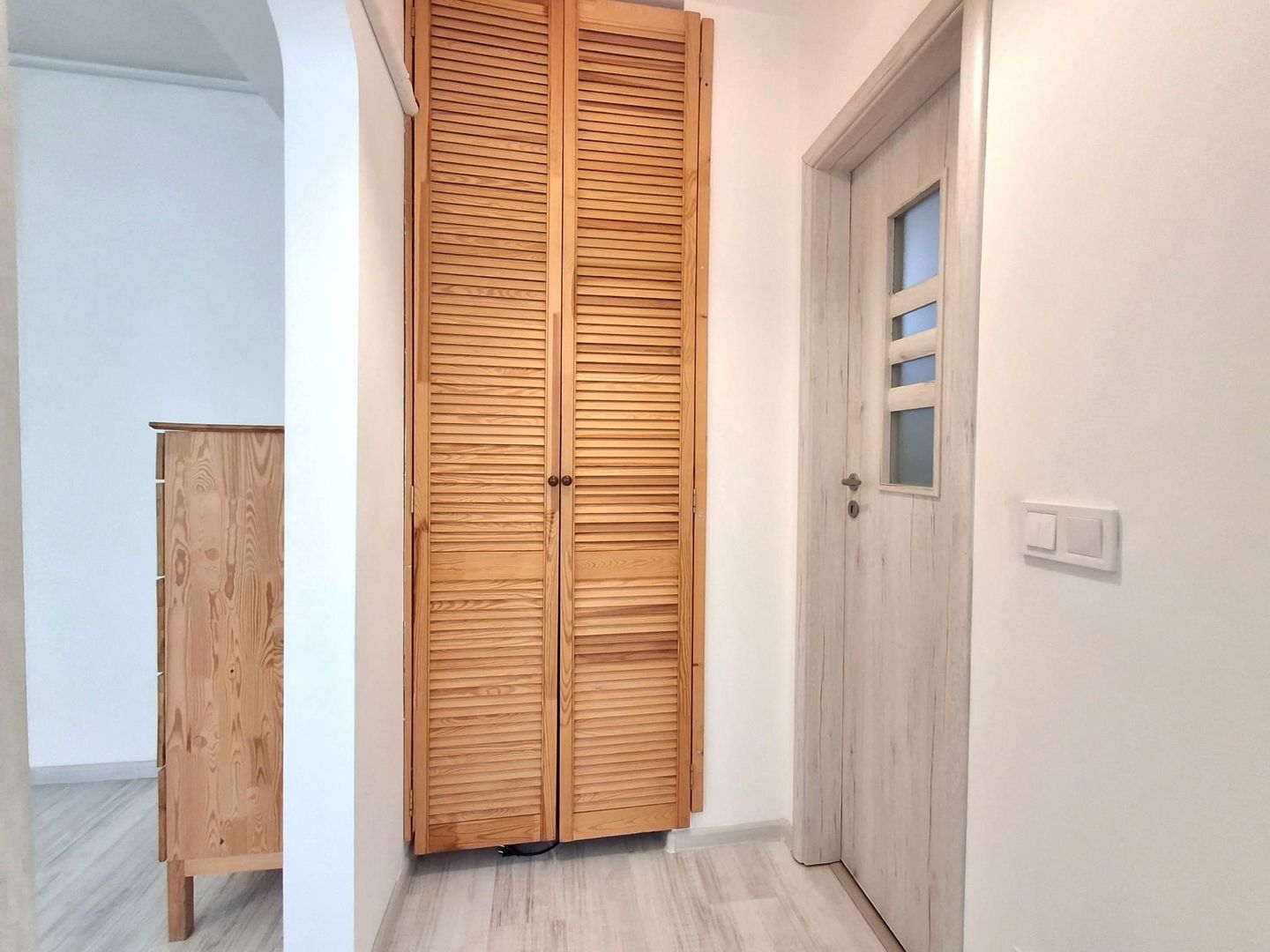 De Vanzare Apartament  2 camere - Poză 9