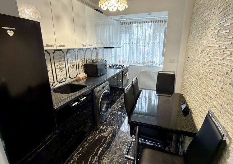 De inchiriat Apartament High-End cu 3 Camere Confort Absolut - Poză 1