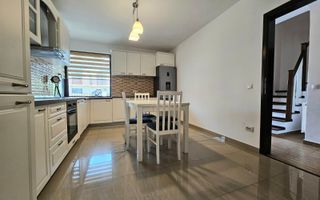 Casa mobilata 4 camere, 2 bai, curte si carport - Poză 12