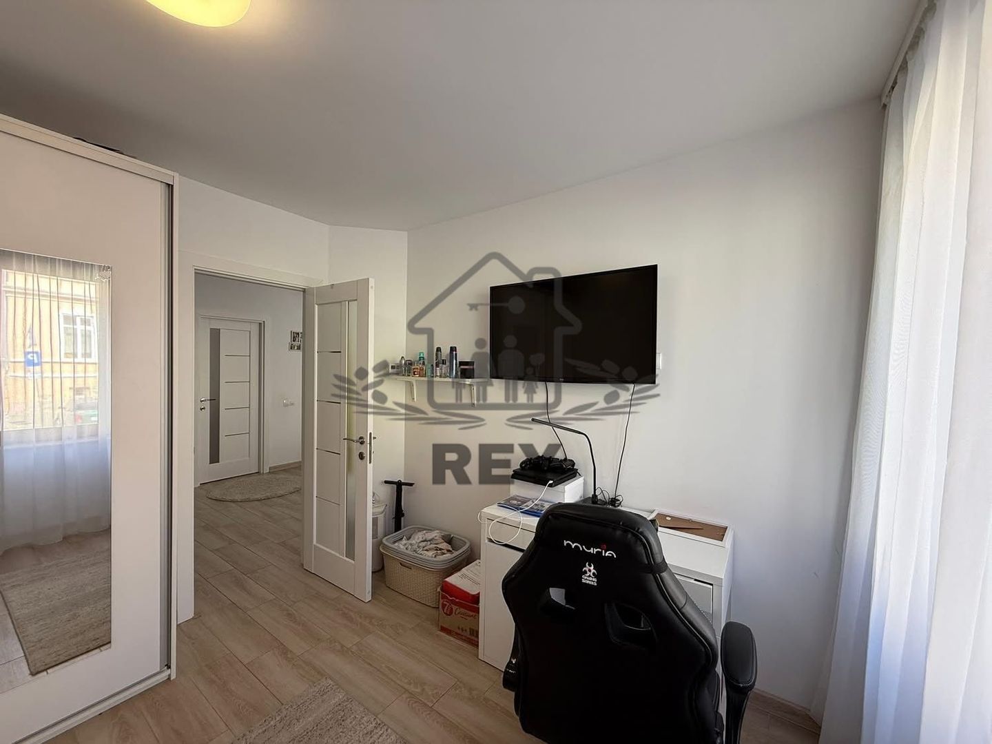 Apartament spațios la parter de casă – zona Turnișor, Sibiu - Poză 6