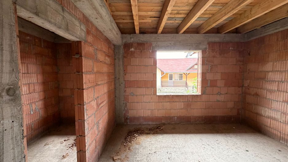 Casă de vânzare 260 mp utili + 1052 mp teren in centrul orasului Covasna - Poză 15