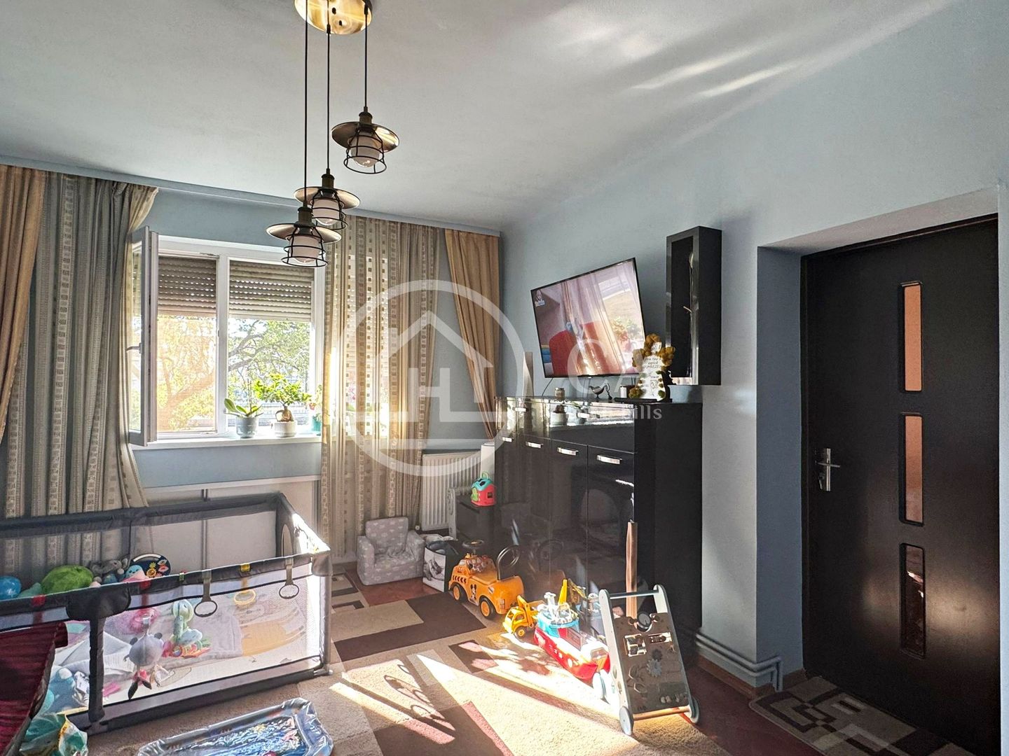 Apartament cu 2 camere de vanzare in Centrul Civic, Oradea - Poză 1