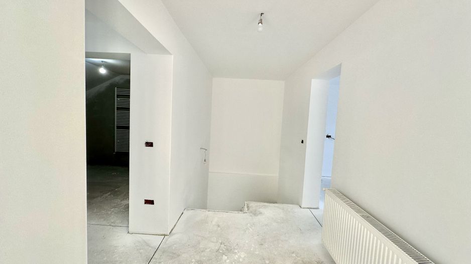 Casă individuală de vanzare  cu garaj și curte proprie – Hălchiu - Poză 21