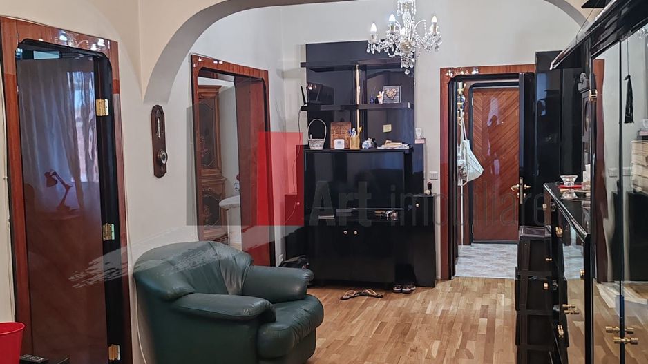 Apartament 4 camere cu centrală - Vasile Lascar - Poză 2