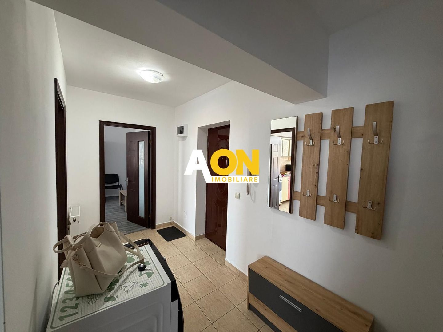 Apartament 2 Camere, Bloc Nou, Zona Cetate - Poză 11