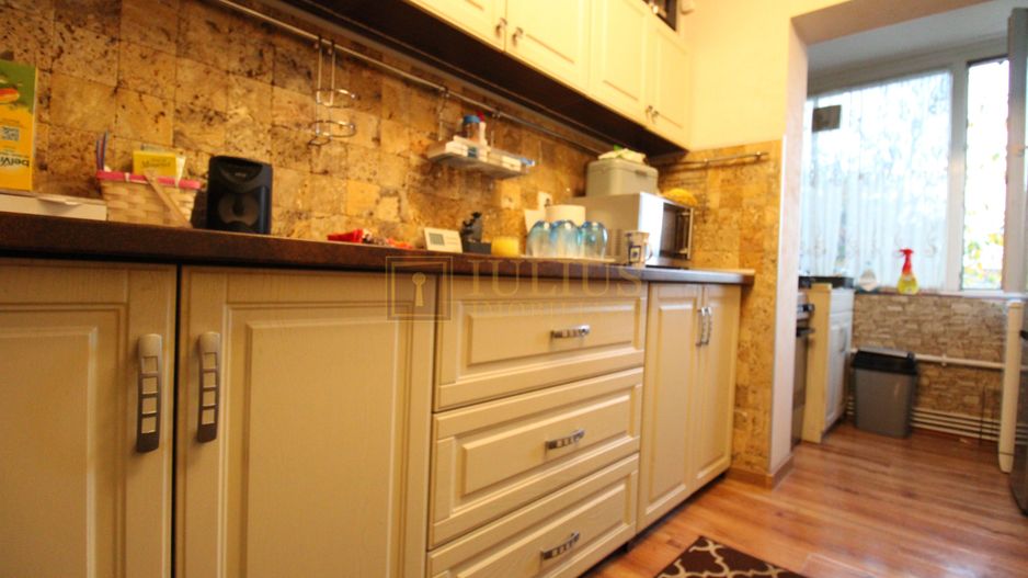 Zona Lipovei, 3 camere, centrala proprie. - Poză 8