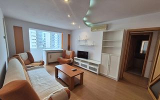 Închiriez apartament cu 3 camere,  centru - Poză 1