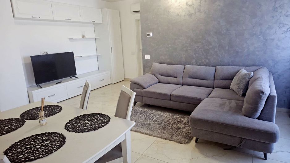 Inchiriere 2 camere Complex Roka, Micro 17 – parcare – 630 euro/luna - Poză 2