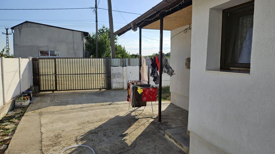 Vanzare casa Albota la intrare - Poză 5