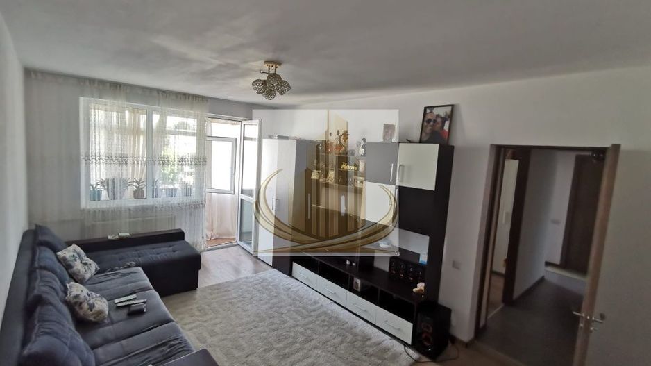 Vând apartament cu trei camere confort 1 - Poză 1