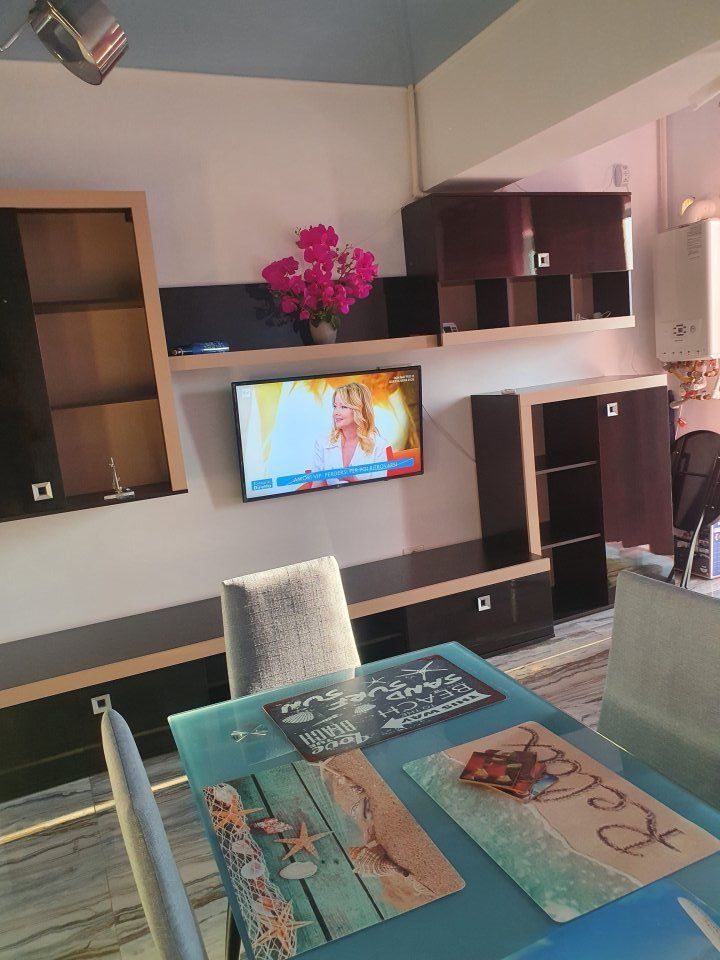 Studio in prima linie 32 mp  Et. 5/6  An 2000  Mamamia Zev Mediteraneo - Poză 2