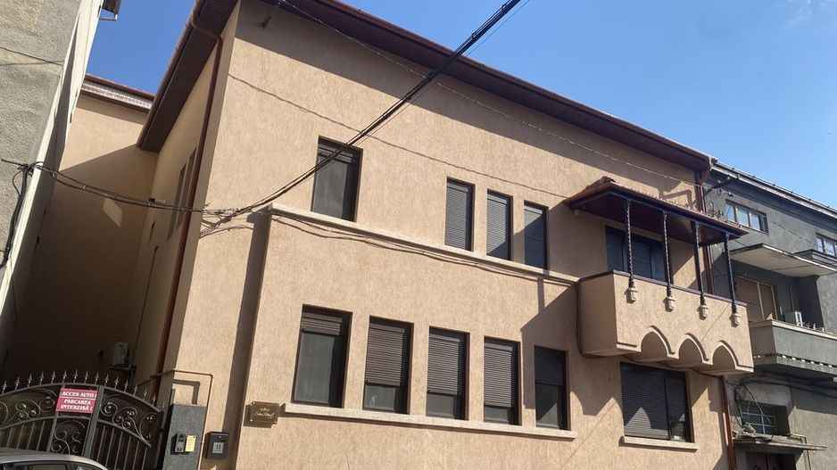 BRASADAS vinde casa pt locuit / afaceri zona ULTRACENTRALA. - Poză 1