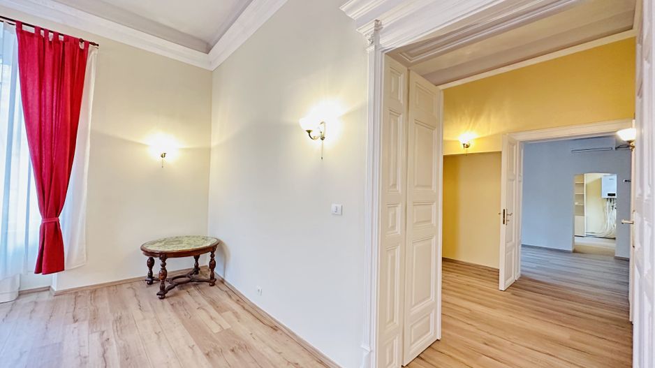 Spațiu Birouri de Închiriat cu Vedere Minunată în P-ta Unirii, Com 0% - Poză 2