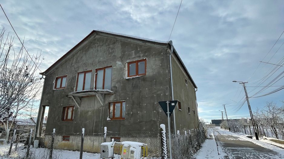 Casa De Vanzare // 320mp2 Utili // 2 intrari separate - Poză 1