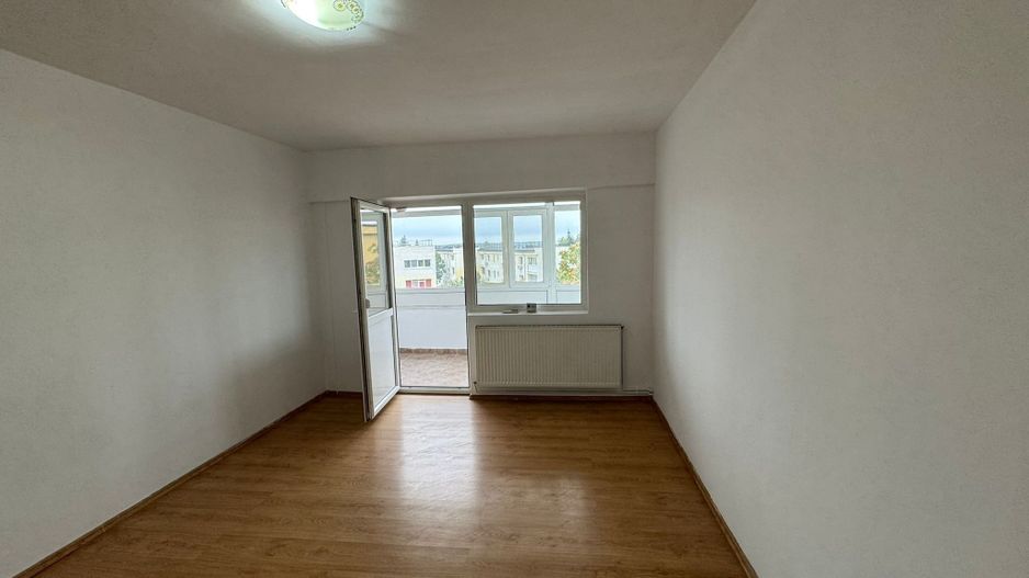 De vânzare apartament 2 camere, Studio Buftea, pregătit de mutat - Poză 2