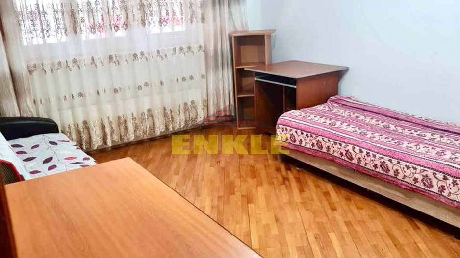 De inchiriat apartament cu 4 camere, zona Bulevard - Poză 3