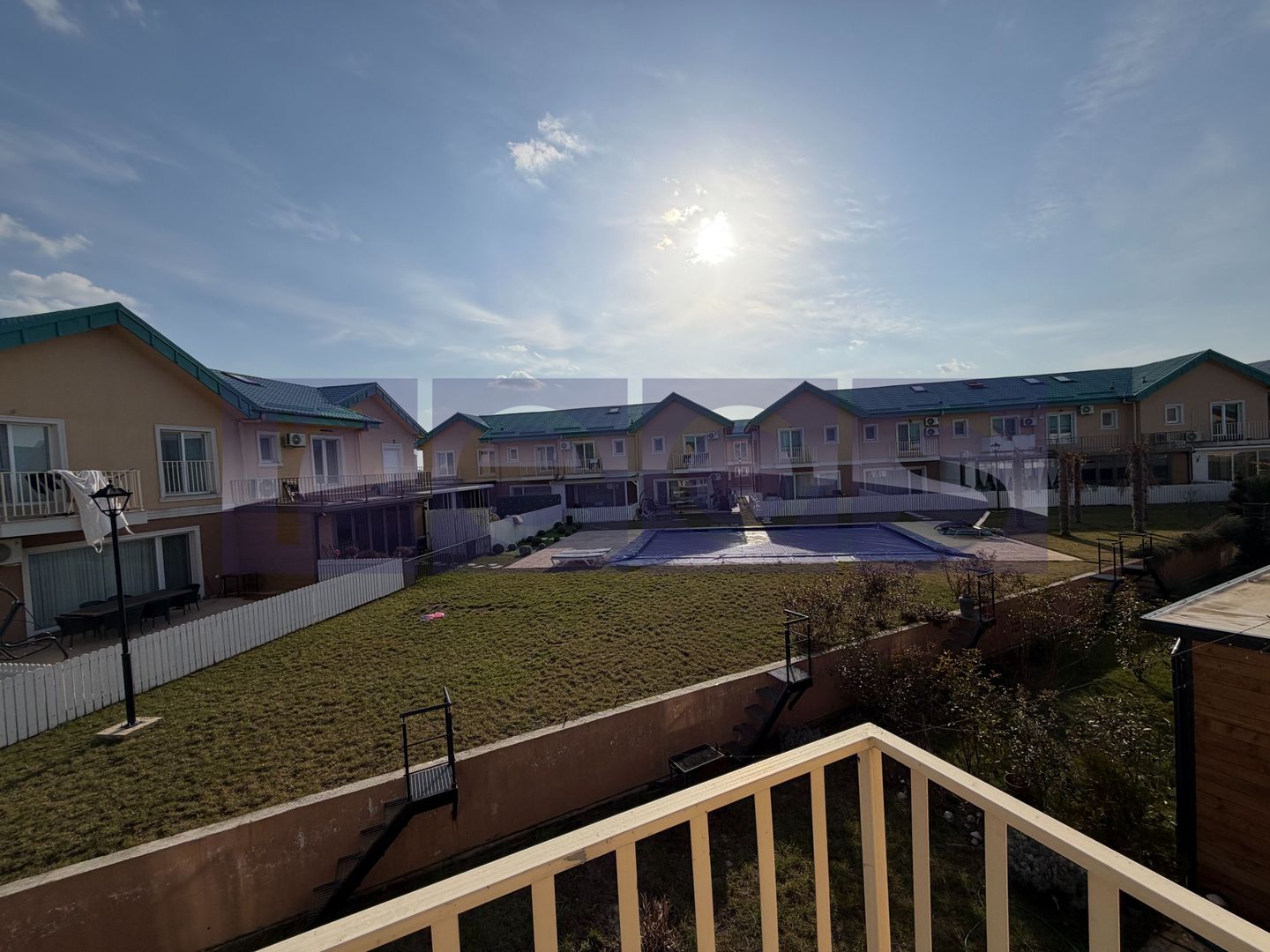 VILA 3 CAMERE CU GRADINA | VEDERE LAC SI PISCINA | COSMOPOLIS | 2 LOCURI PARCARE - Poză 9