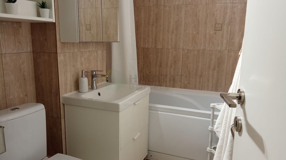 3 camere Mega Mall mobilat si utilat modern - Poză 13