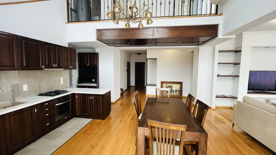 Penthouse de inchiriat, zona buna, terasa mare, mobilat si utilat - Poză 11