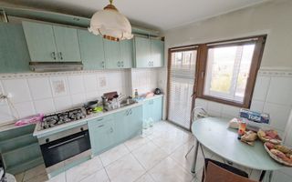 Vanzare Apartament 3 camere Curtea de Arges, Judetul ARGES - Poză 9