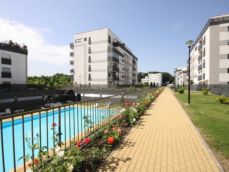 Apartament 4 camere In Natura cu gradina de 110 mp, boxa si 2 parcari - Poză 1