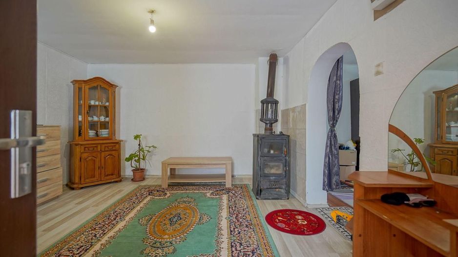 Casă bătrânească cu 3 camere la vânzare - Sânpetru - Poză 12