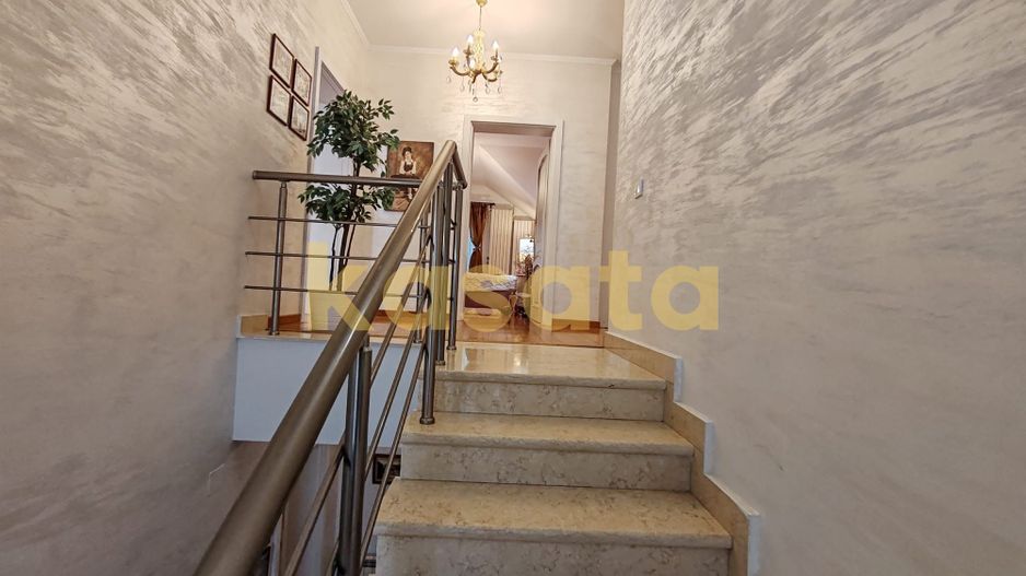 Vila care redefinește echilibrul între rafinament, spațiu și liniște - Poză 26