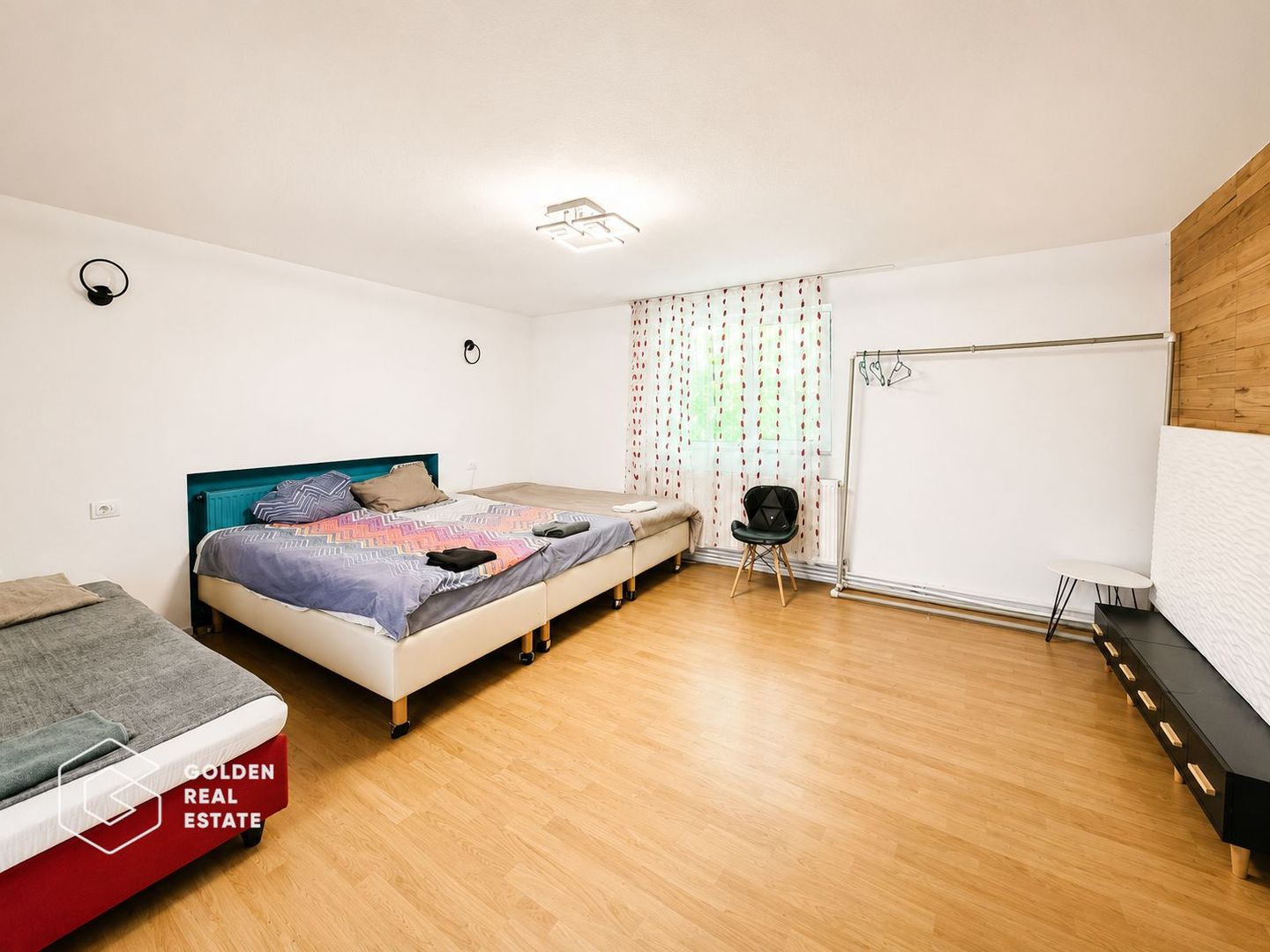 Casa cu 2 corpuri de cladire, oras Lipova - Poză 4