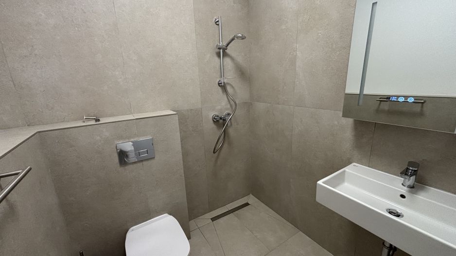 Apartament 3 Camere Decomandat | Terasă 23 mp cu Vedere la Lac + Parcare - Poză 8