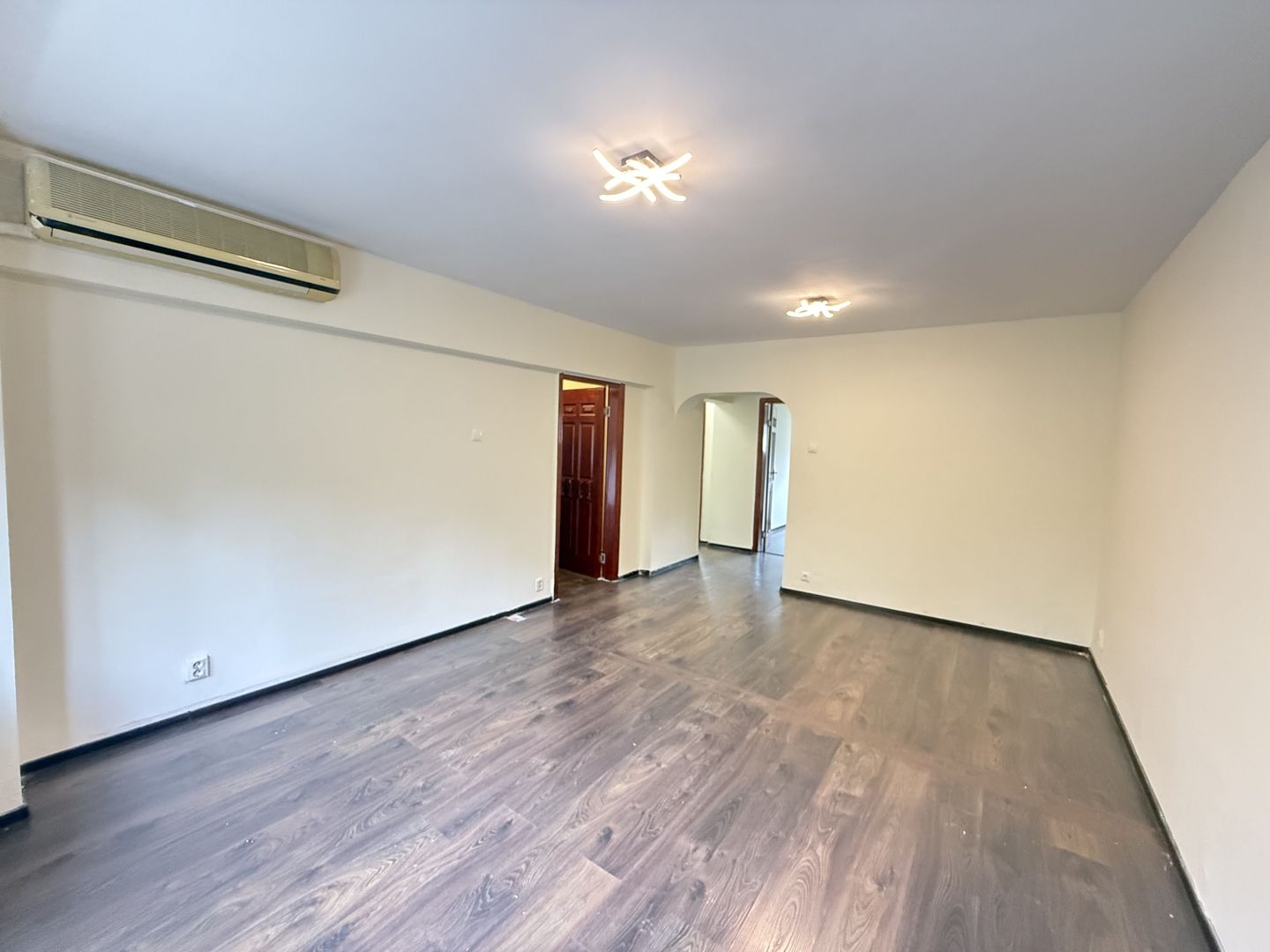 Vanzare apartament 4 camere Bld. Unirii - Fantani Bucuresti - Poză 2