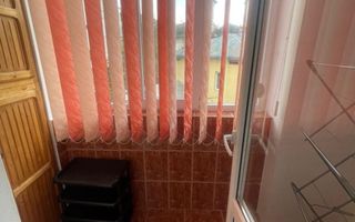 De închiriat apartament 4 camere decomandat - Poză 7