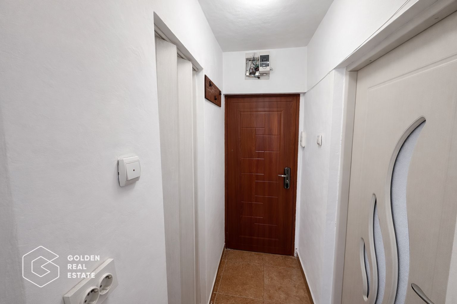 Apartament recent renovat, o camera, Piata Mica, balcon, etaj 4 - Poză 9