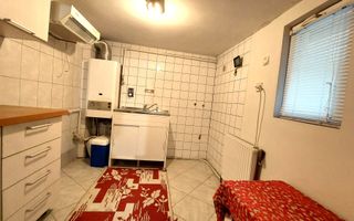 Vanzare casa 6 camere, 3 bai, 3 bucatarii, 2 centrale,  curte individu - Poză 12