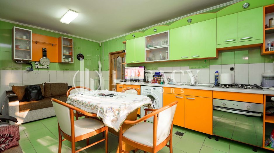 De vânzare - Vilă P+1E+M cu teren generos în Vișan - Poză 12