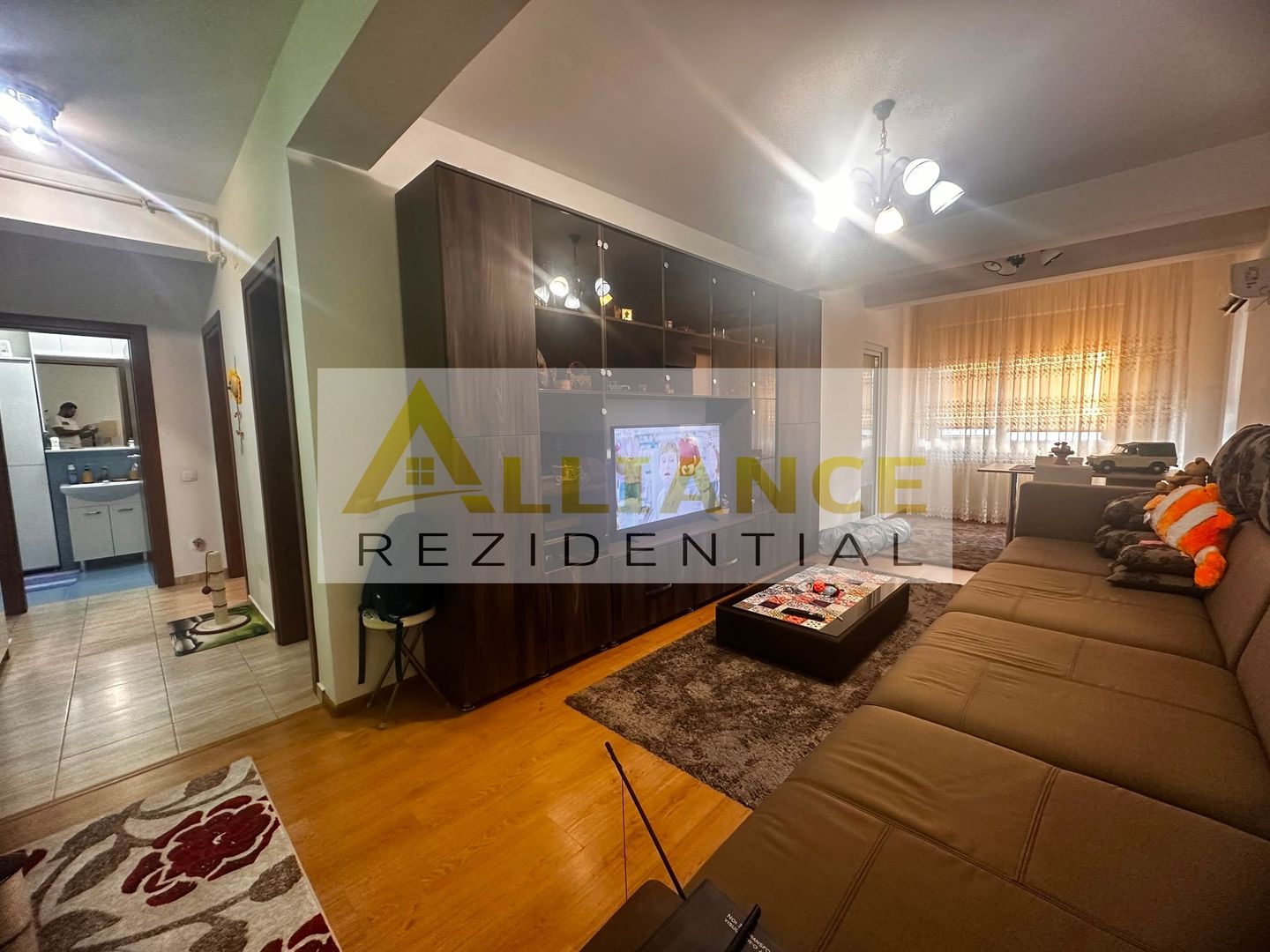 APARTAMENT 2 CAMERE DE VANZARE CU LOC DE PARCARE - Poză 1