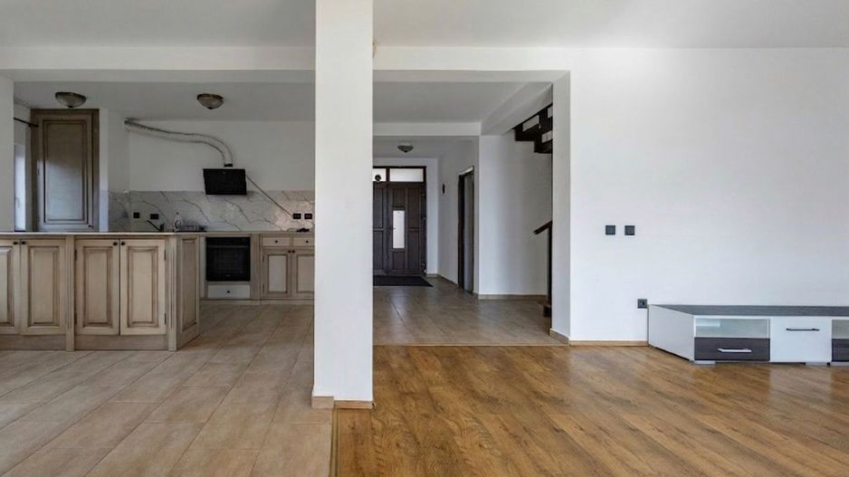Casă cu 4 dormitoare în Ronaț | 181 mp utili | Garaj | Teren 345 mp - Poză 3
