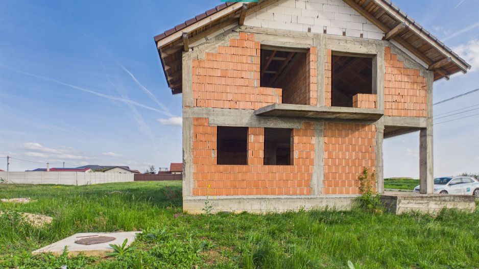 Casă la roșu cu  6 camere,  teren 500 mp în Aluniș - Poză 7