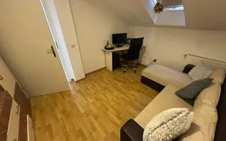 Casă / Vilă cu 5 camere zona Lunei - Poză 30
