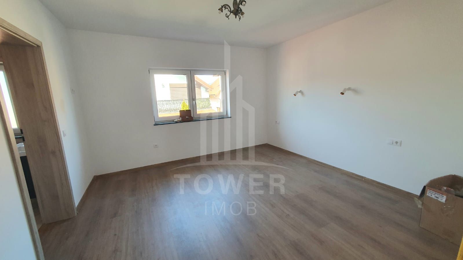 Apartament  4 camere de vanzare . - Poză 3