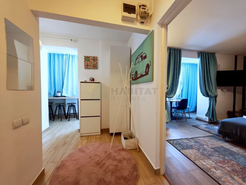 Spațioasă, luminoasă, complet renovată și mobilată, Bloc UNIC - Poză 3
