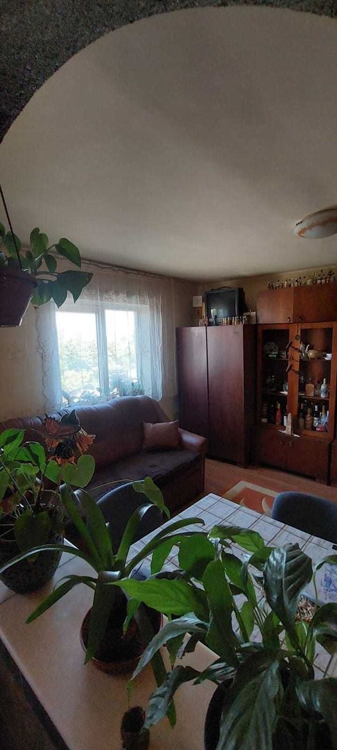 BRASADAS vinde URGENT ap 2 cam etaj 4/4 pe Aleea Prahovei. - Poză 1